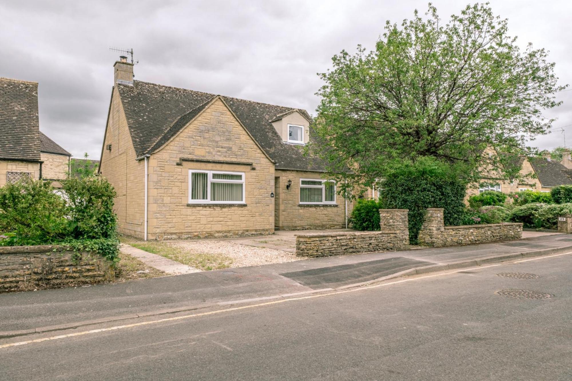 Bright & Spacious 3 Bd In The Centre Of Bourton! Villa Exterior photo